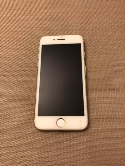 Лот: 11156523. Фото: 1. Смартфон Apple IPhone 7 32GB Gold... Смартфоны