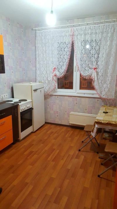 Лот: 10845023. Фото: 1. Сдам 1-комнатную квартиру на длительный... Квартиры, студии