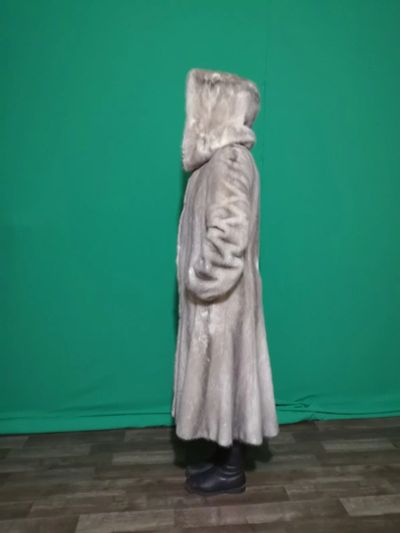 Лот: 14938914. Фото: 1. Шуба норковая длинная с капюшоном. Верхняя одежда