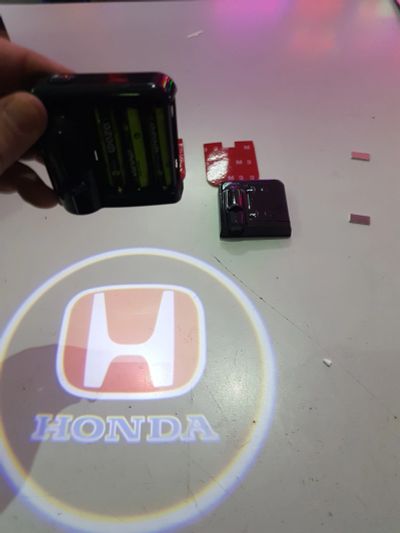 Лот: 12520951. Фото: 1. honda логотип подсветка на двери... Электроприборы для автомобиля