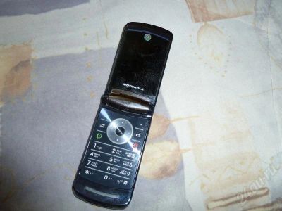 Лот: 641514. Фото: 1. Продам Motorola RAZR2 V8 2GB. Кнопочные мобильные телефоны