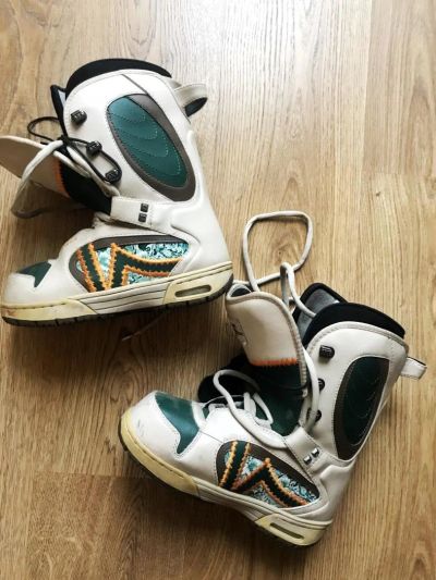 Лот: 10496269. Фото: 1. Сноубордические ботинки Vans. Ботинки