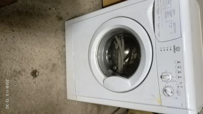 Лот: 12888161. Фото: 1. Стиральная машина Indesit WISL... Стиральные машины