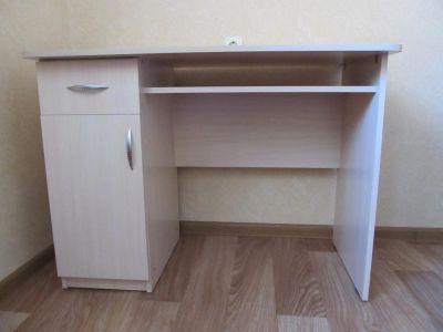 Лот: 7318441. Фото: 1. Стол письменный.столешница 100... Компьютерные и письменные столы