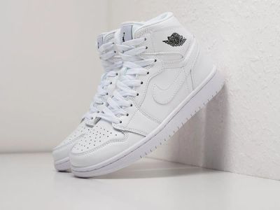 Лот: 19999961. Фото: 1. Кроссовки Nike Air Jordan 1 Mid... Кеды, кроссовки, слипоны