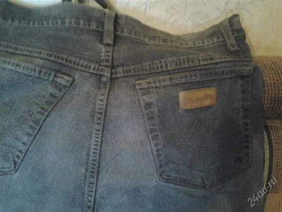 Лот: 2223626. Фото: 1. Джинсы Wrangler размер 32-33. Брюки, джинсы, шорты