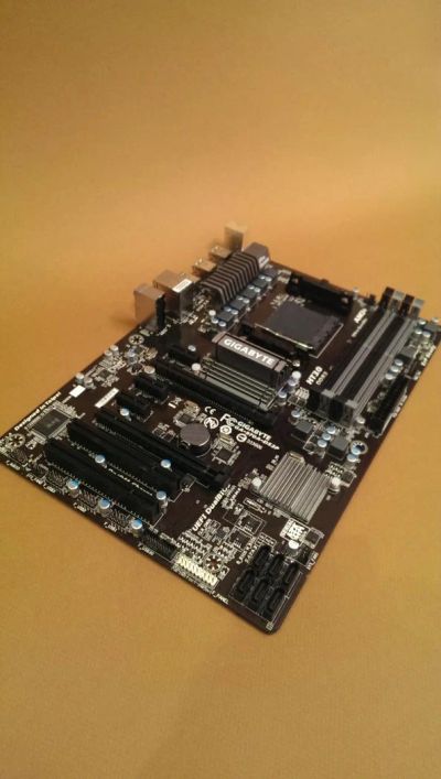 Лот: 6490616. Фото: 1. Материнская плата Gigabyte GA-970A-DS3P. Материнские платы