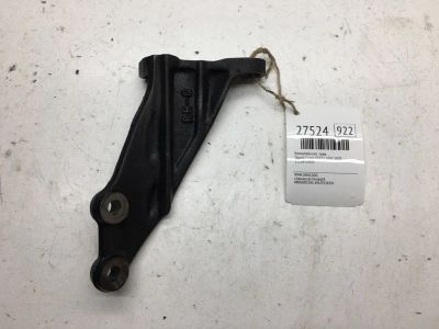 Лот: 20384005. Фото: 1. Кронштейн КПП Toyota Crown 2003... Трансмиссия