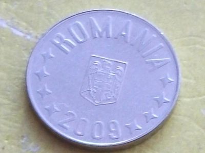 Лот: 8996965. Фото: 1. Монета 10 бани Румыния 2009 герб... Европа