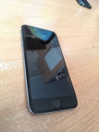 Лот: 12100319. Фото: 1. iPhone 6s 64 gb space grey. Смартфоны