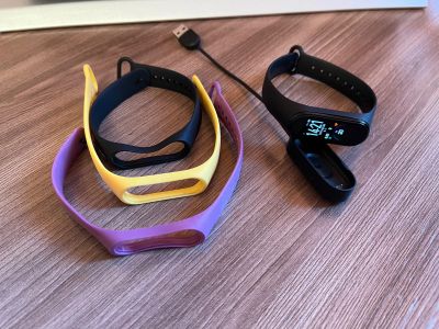 Лот: 19855414. Фото: 1. Фитнес браслет Xiaomi mi band... Смарт-часы, фитнес-браслеты, аксессуары