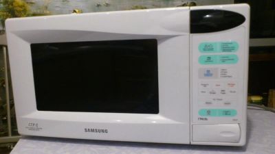 Лот: 4933514. Фото: 1. СВЧ Samsung GE83UR. Микроволновки, мини-печи