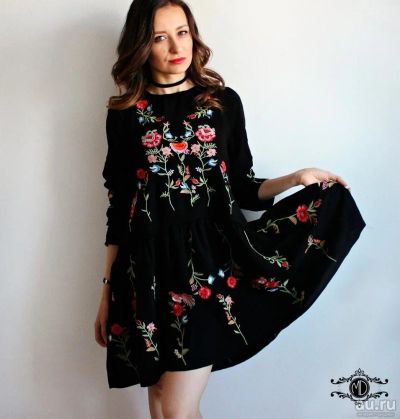 Лот: 9667151. Фото: 1. Платье с вышивкой ZARA. Платья