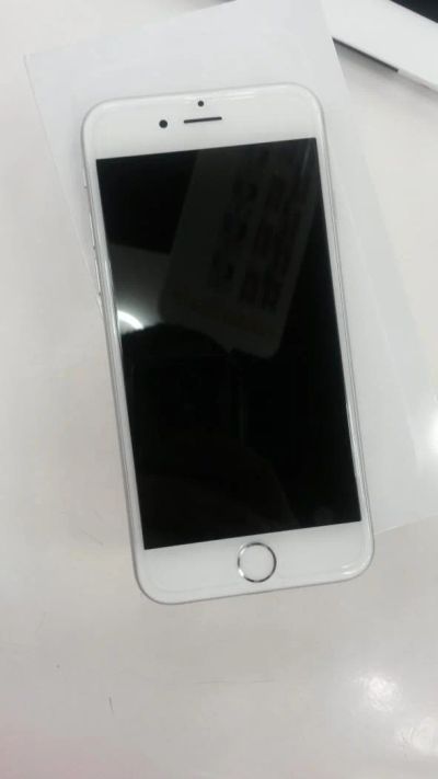 Лот: 5021798. Фото: 1. Apple iPhone 6 silver 64gb РСТ. Смартфоны