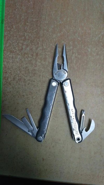 Лот: 9781735. Фото: 1. leatherman kick. Фонарики