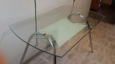 Лот: 4548960. Фото: 1. Стол стеклянный кухонный. Мода... Другое (кухонная мебель)