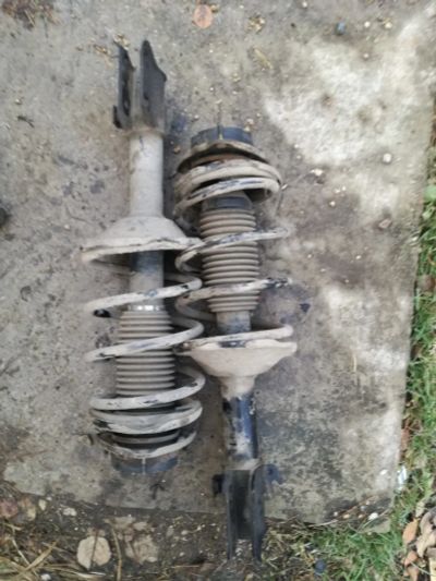 Лот: 24561318. Фото: 1. Передние стойки Subaru Forester... Ходовая, подвеска, рулевое управление