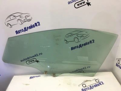 Лот: 21716469. Фото: 1. стекло боковое Mazda Demio DE. Двигатель и элементы двигателя