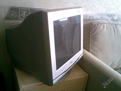 Лот: 2077618. Фото: 1. Монитор LG Flatron F700P. ЭЛТ-мониторы