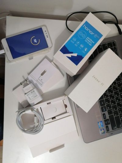 Лот: 14705316. Фото: 1. Смартфон Huawei Honor 8 32Gb White... Смартфоны