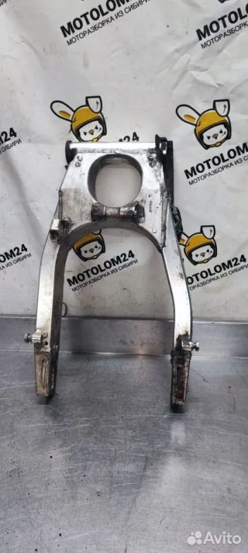 Лот: 22463077. Фото: 1. Маятник Suzuki gsx 600 750 srad. Запчасти