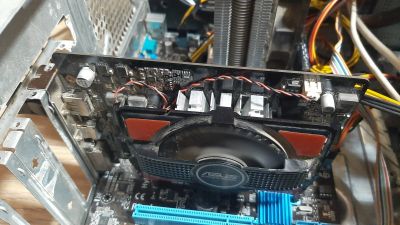 Лот: 14925238. Фото: 1. ASUS AMD R7 250 2GB (она же HD... Видеокарты