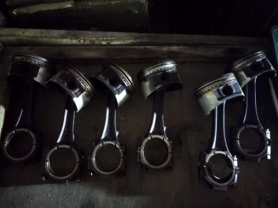 Лот: 13945289. Фото: 1. Шатун в сборе Nissan VG33E. Двигатель и элементы двигателя