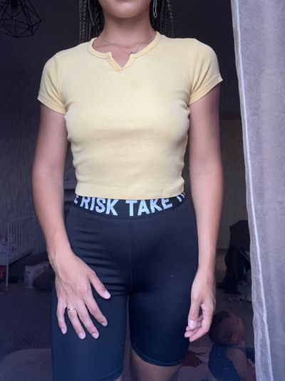 Лот: 25576568. Фото: 1. Футболка - топ . Желтая. Футболки, топы и майки