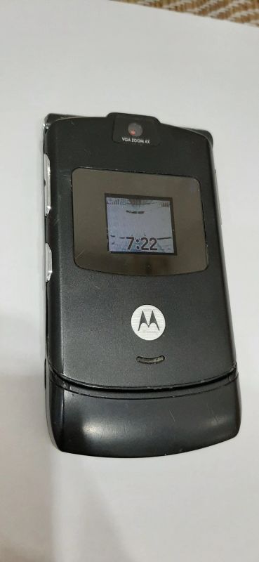 Лот: 15491733. Фото: 1. Motorola v3. Кнопочные мобильные телефоны