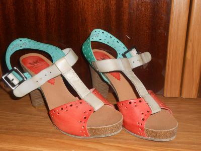 Лот: 3899265. Фото: 1. Новые босоножки р.38. Босоножки