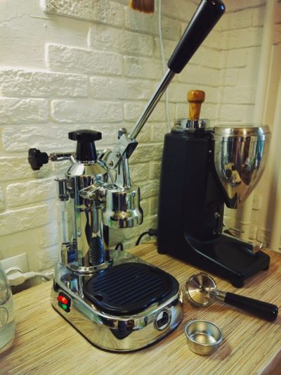 Лот: 13951302. Фото: 1. Кофемашина La Pavoni Europiccola. Чайники, кофемашины, кулеры