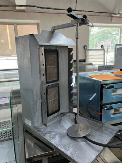 Лот: 19295565. Фото: 1. Гриль (аппарат ) для шаурмы газовый... Пищевое