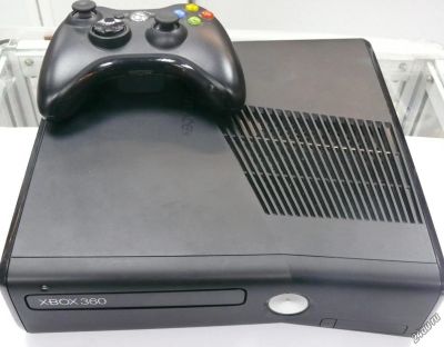 Лот: 5617471. Фото: 1. Xbox 360 slim 4гб матовый в отличном... Игровые приставки, консоли