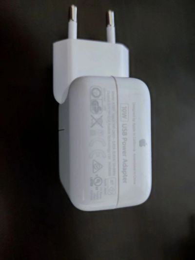 Лот: 19016788. Фото: 1. Адаптер Apple USB Power Adapter... Зарядные устройства, блоки питания, адаптеры сетевые для смартфонов