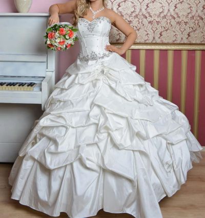 Лот: 3745564. Фото: 1. платье 6 т.р. Другое (свадебная мода)