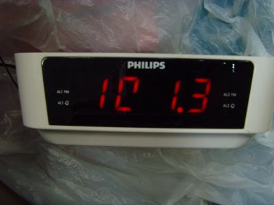 Лот: 6300701. Фото: 1. Часы с радио Philips AJ3115. Часы настенные, настольные