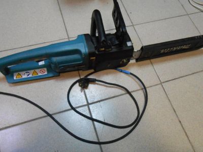 Лот: 4921084. Фото: 1. Продам электропилу Makita UC4003A... Электроинструмент