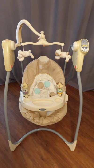 Лот: 16750340. Фото: 1. Электронная качеля Graco Lovin... Ходунки, прыгунки, качели