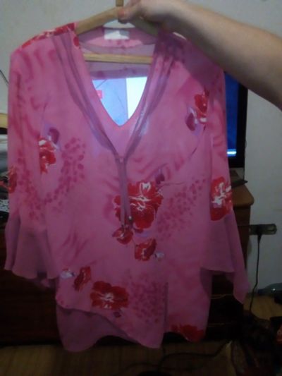 Лот: 12611546. Фото: 1. Блуза 48 размер. Блузы, рубашки