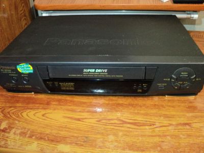 Лот: 10953468. Фото: 1. Видеомагнитофон кассетный VHS... Видеомагнитофоны