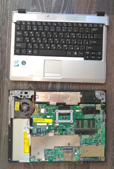 Лот: 11670235. Фото: 1. Разобранный LG E300. Ноутбуки