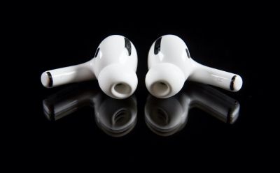 Лот: 15435545. Фото: 1. Беспроводные наушники Airpods... Наушники, гарнитуры