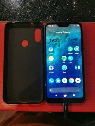 Лот: 17543957. Фото: 1. Xiaomi mi a2 lite. Смартфоны