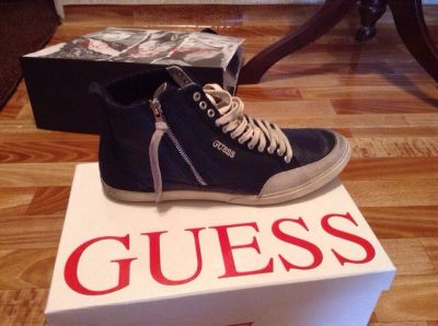 Лот: 3815154. Фото: 1. Кеды Guess 42 размер. Кеды, кроссовки, слипоны