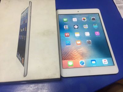 Лот: 11718447. Фото: 1. IPad Mini 16 Gb Silver. Планшеты