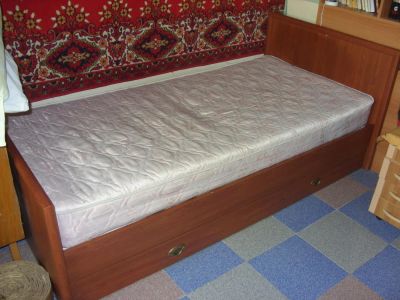 Лот: 4933854. Фото: 1. Две кровати с матрасами. Диваны