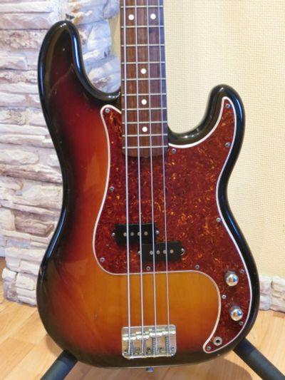 Лот: 15661929. Фото: 1. Squier by Fender Precision Bass... Гитары