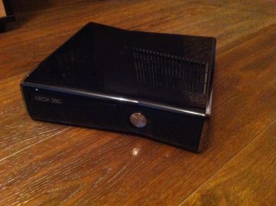 Лот: 5980052. Фото: 1. Xbox 360 Slim 250GB ТОРГ!!!. Игровые приставки, консоли