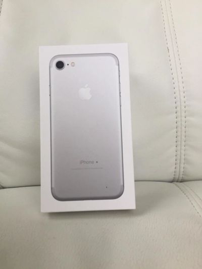 Лот: 10090301. Фото: 1. iPhone 7 128gb, silver. Смартфоны