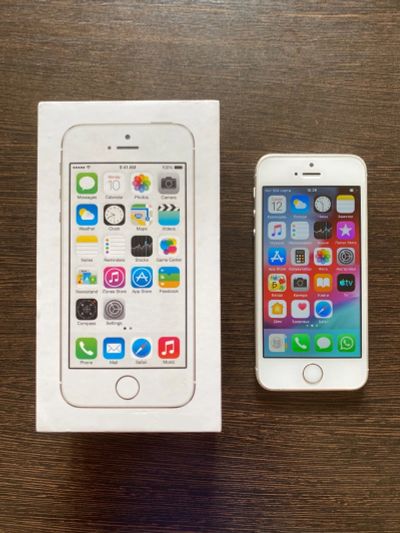 Лот: 16365821. Фото: 1. iPhone 5s белый. Смартфоны